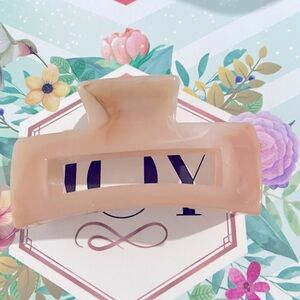 Elegant Beige Hair Claw Clip